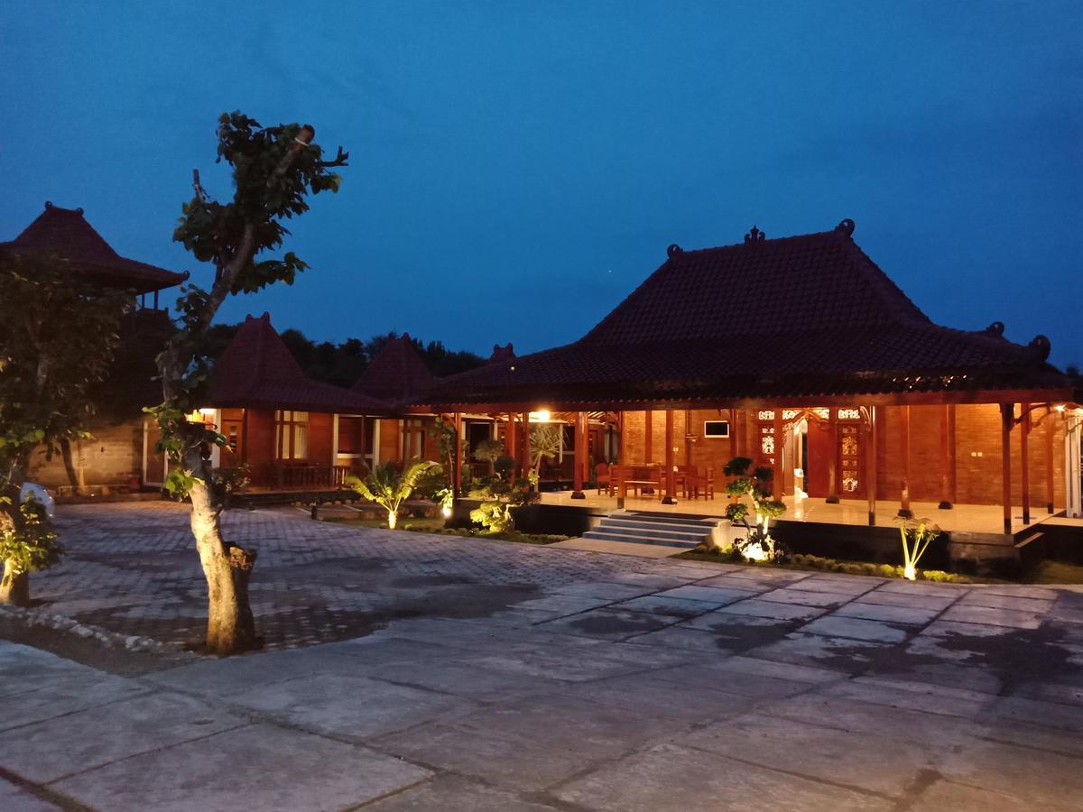 Отель The Royal Joglo Tepus Номер фото